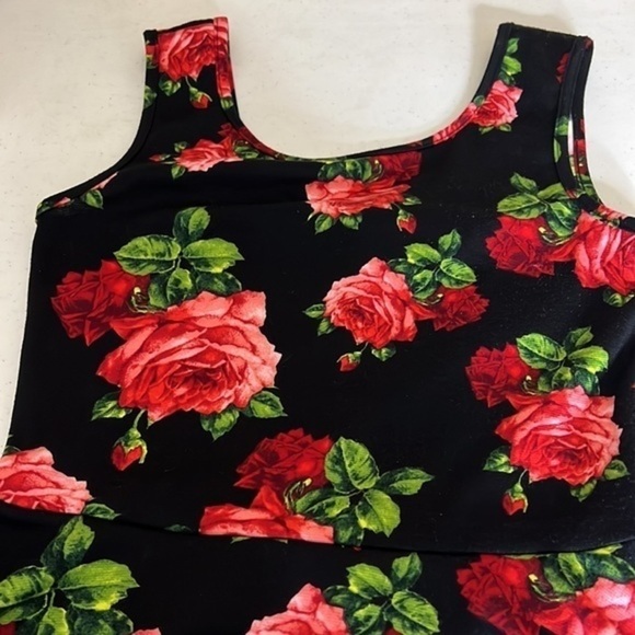 NOBLE DRESS - Picture 10 of 17